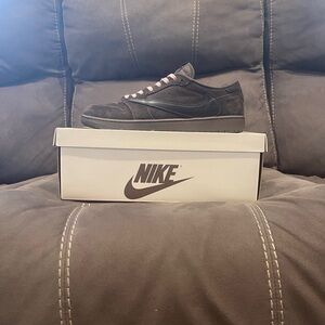 Travis Scott Jordan 1 Low - Velvet Brown [Comes with extra laces]